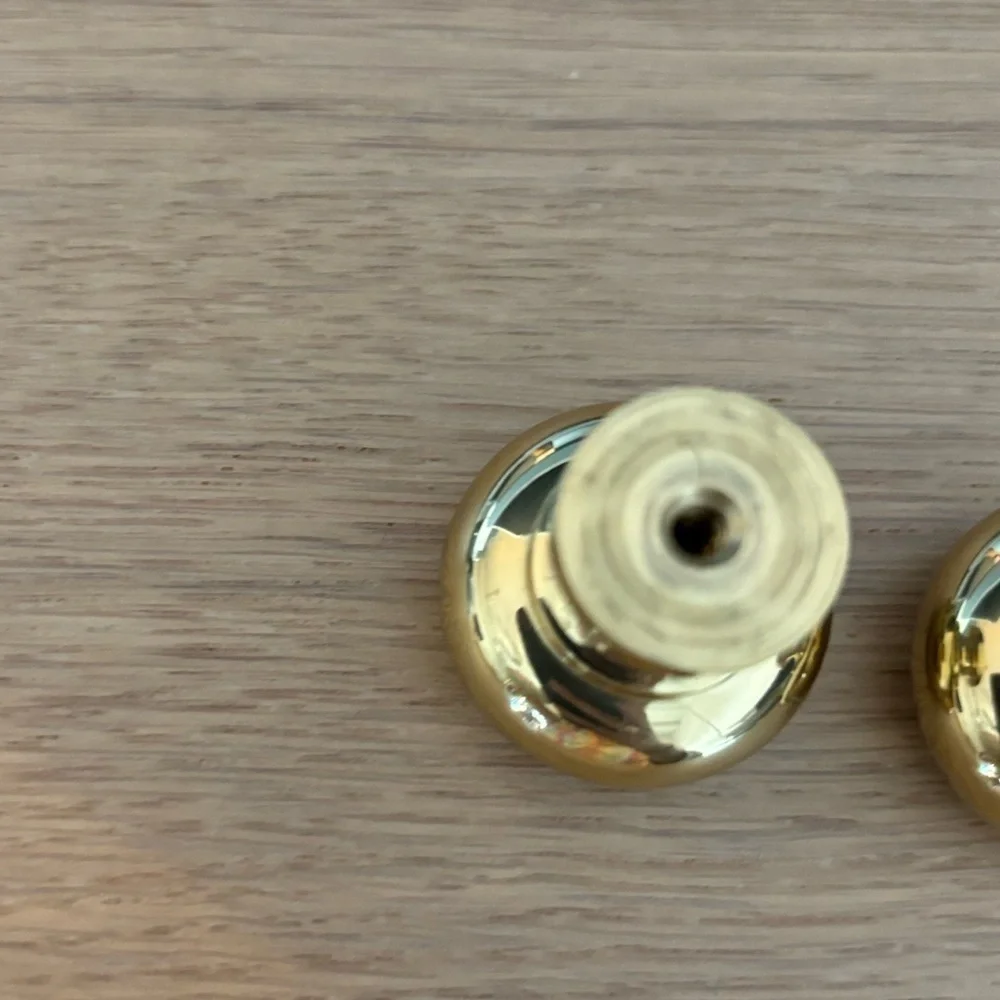 Set of 2 cabinet door knobs Solid brass. New‎